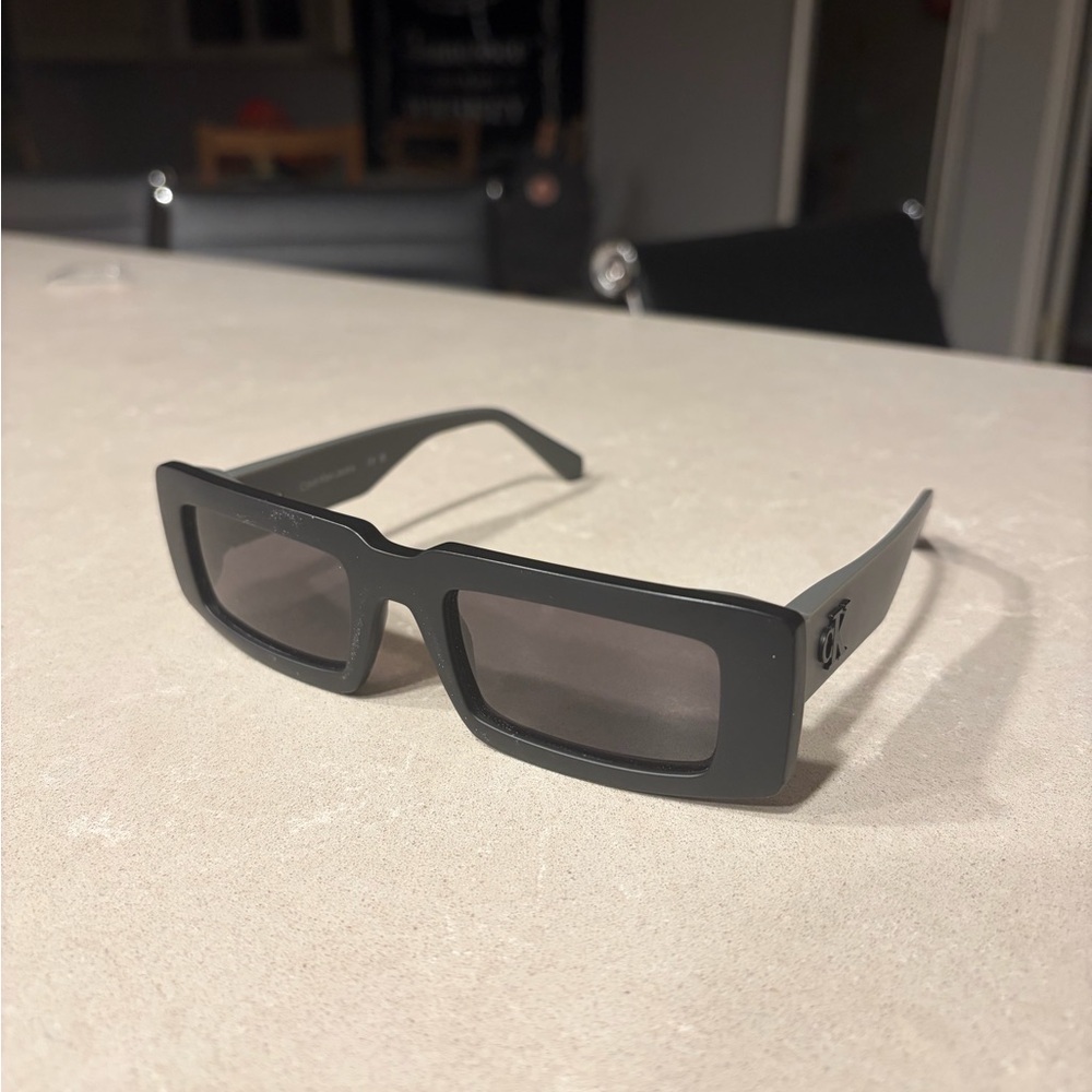 Calvin Klein Black & Gray Rectangular Sunglasses